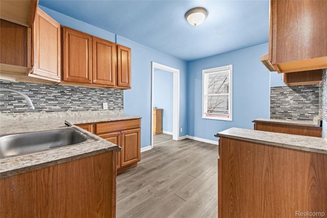 20290 Bradford Street, Detroit, MI 48205