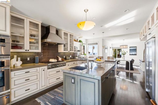 4452 4452 Davenport Ave, Oakland, CA 94619