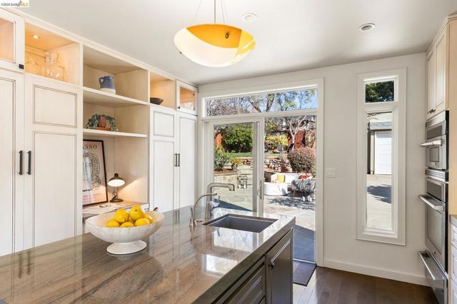 4452 4452 Davenport Ave, Oakland, CA 94619