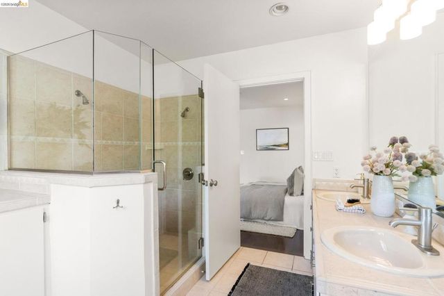 4452 4452 Davenport Ave, Oakland, CA 94619