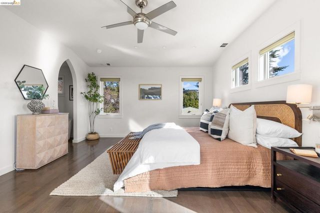 4452 4452 Davenport Ave, Oakland, CA 94619