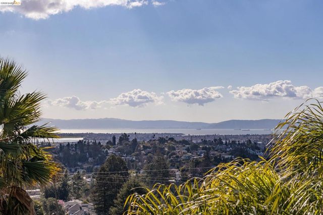 4452 4452 Davenport Ave, Oakland, CA 94619