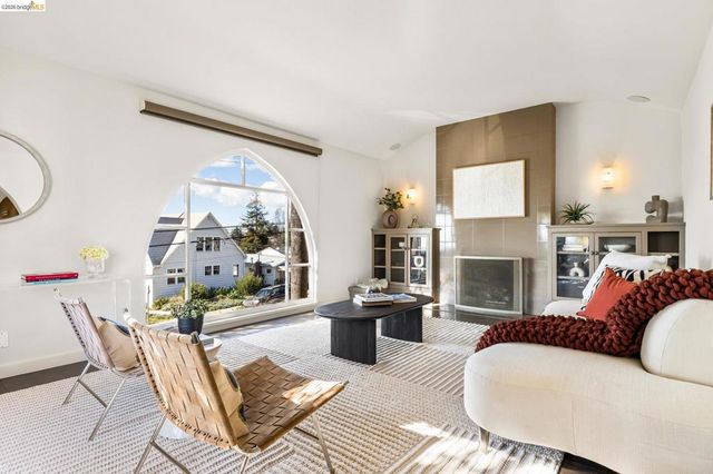 4452 4452 Davenport Ave, Oakland, CA 94619