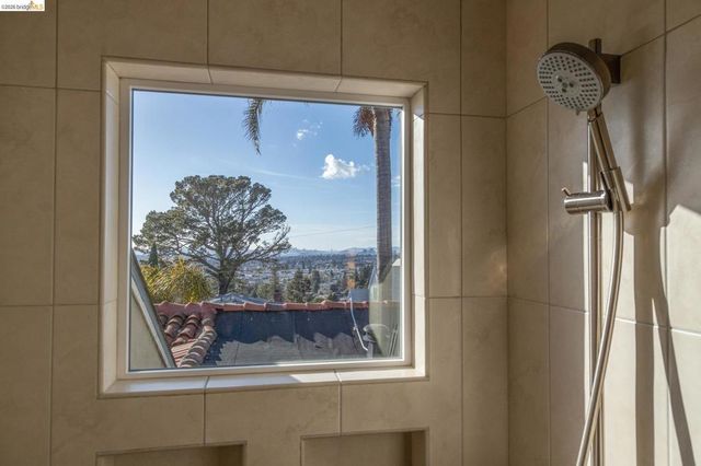 4452 4452 Davenport Ave, Oakland, CA 94619