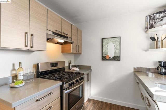 4452 4452 Davenport Ave, Oakland, CA 94619