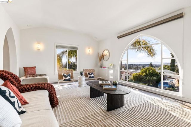 4452 4452 Davenport Ave, Oakland, CA 94619