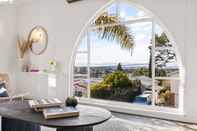 4452 4452 Davenport Ave, Oakland, CA 94619