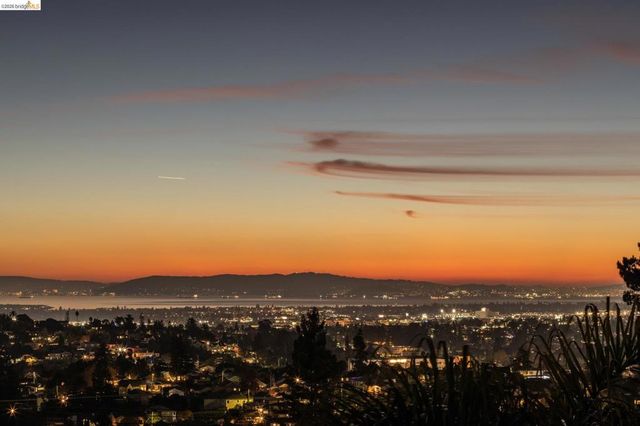 4452 4452 Davenport Ave, Oakland, CA 94619