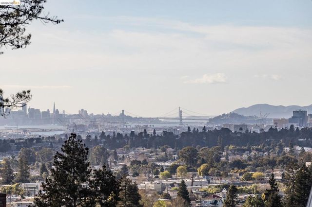 4452 4452 Davenport Ave, Oakland, CA 94619