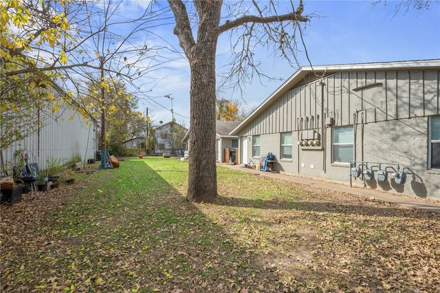 105-107 Davis, Bryan, TX 77801