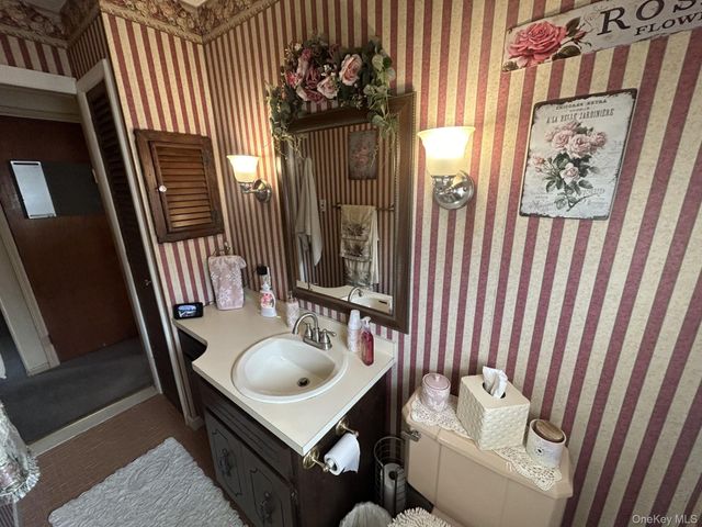 119 Jefferson Street, East Islip, NY 11730