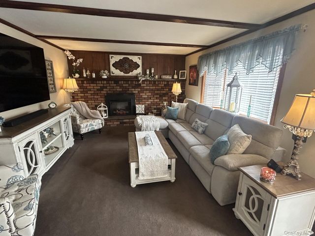 119 Jefferson Street, East Islip, NY 11730