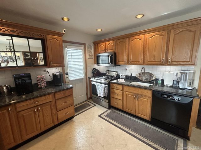 119 Jefferson Street, East Islip, NY 11730