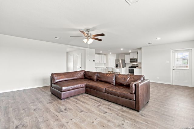 913 Rolling River, Cibolo, TX 78108