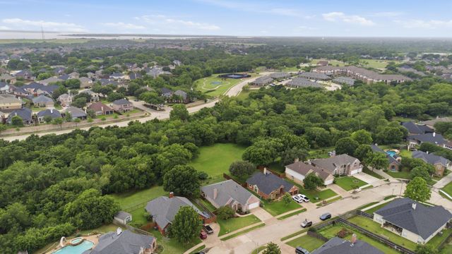 541 Crickett Way, Grand Prairie, TX 75052