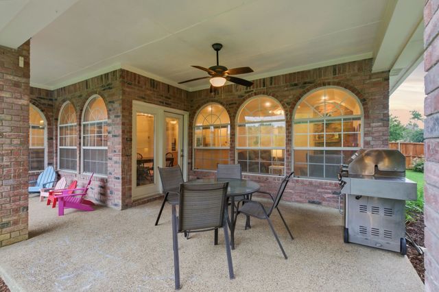 541 Crickett Way, Grand Prairie, TX 75052