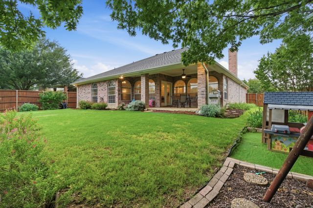 541 Crickett Way, Grand Prairie, TX 75052