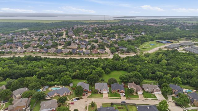541 Crickett Way, Grand Prairie, TX 75052