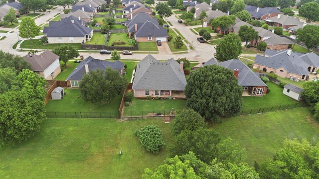 541 Crickett Way, Grand Prairie, TX 75052