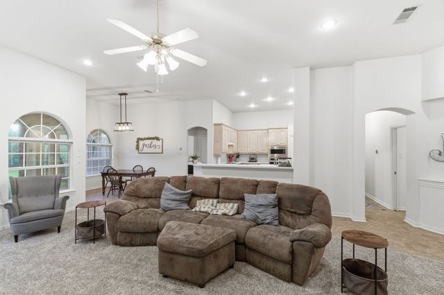 541 Crickett Way, Grand Prairie, TX 75052