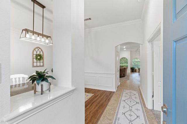 541 Crickett Way, Grand Prairie, TX 75052