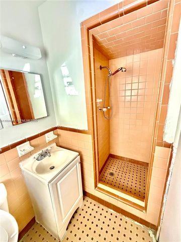 2041 Jackson Street 2, Hollywood, FL 33020