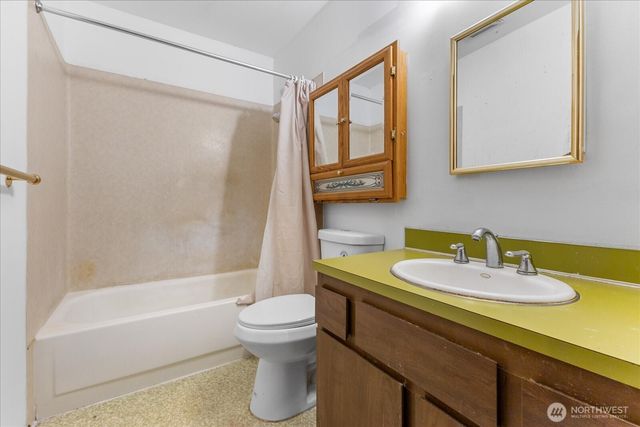 9256 Interlake Avenue N, Seattle, WA 98103