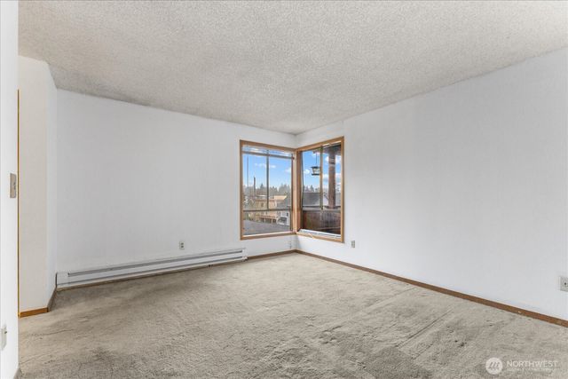 9256 Interlake Avenue N, Seattle, WA 98103