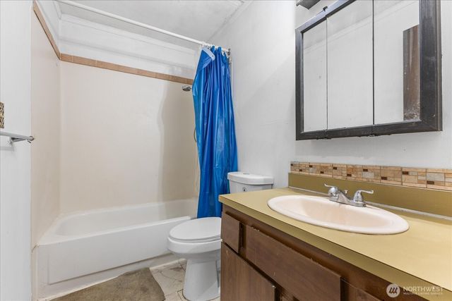 9256 Interlake Avenue N, Seattle, WA 98103