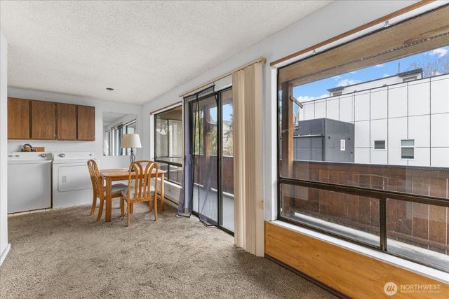 9256 Interlake Avenue N, Seattle, WA 98103