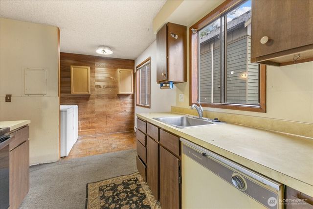 9256 Interlake Avenue N, Seattle, WA 98103