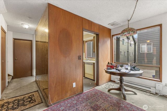 9256 Interlake Avenue N, Seattle, WA 98103