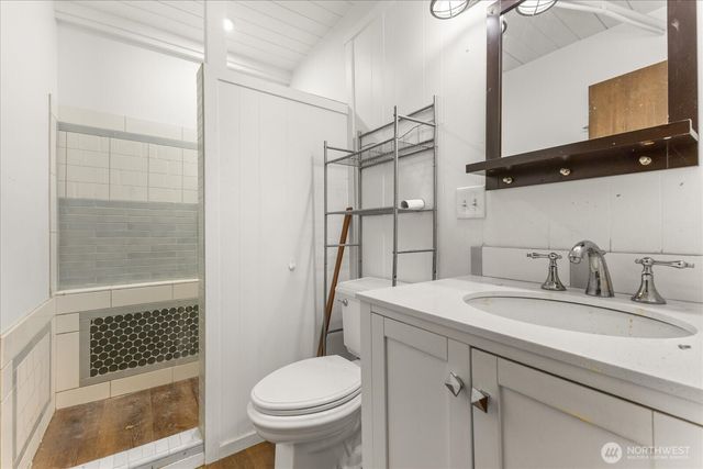 9256 Interlake Avenue N, Seattle, WA 98103