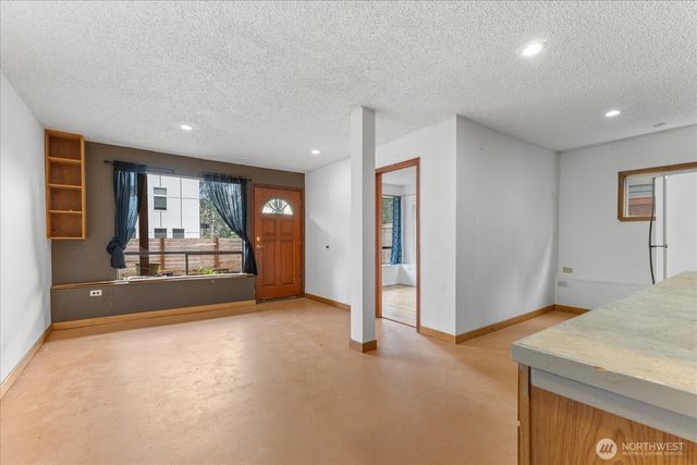 9256 Interlake Avenue N, Seattle, WA 98103