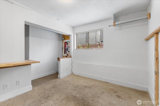 9256 Interlake Avenue N, Seattle, WA 98103