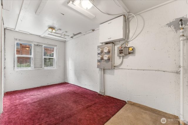 9256 Interlake Avenue N, Seattle, WA 98103