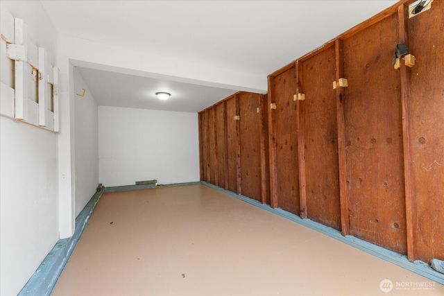 9256 Interlake Avenue N, Seattle, WA 98103