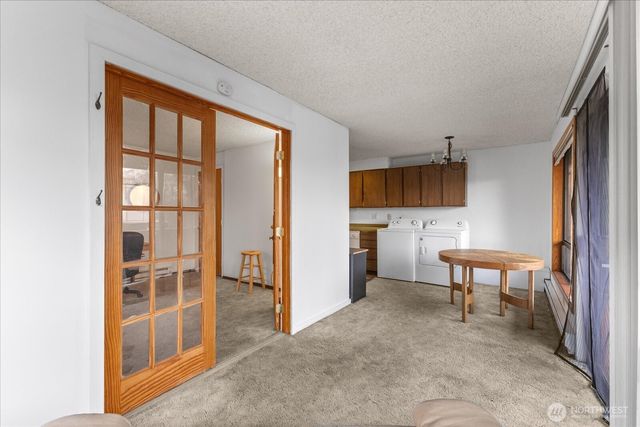 9256 Interlake Avenue N, Seattle, WA 98103