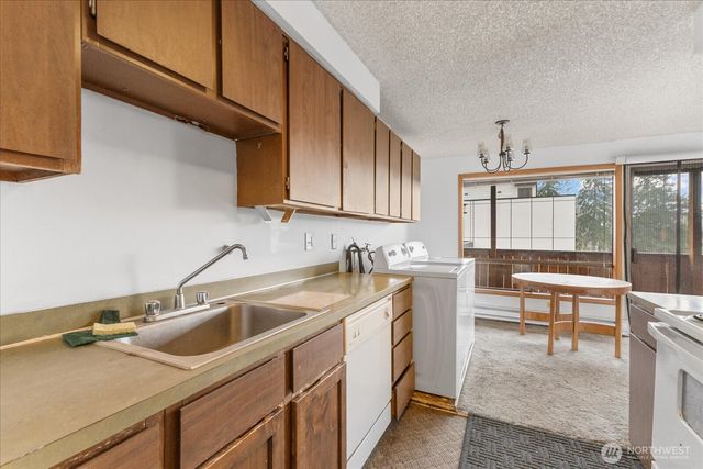 9256 Interlake Avenue N, Seattle, WA 98103