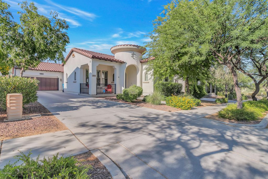 20754 W SUNRISE Court, Buckeye, AZ 85396 — photo 2