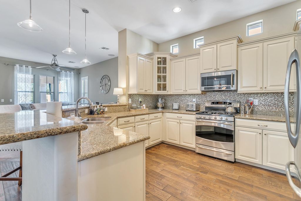 20754 W SUNRISE Court, Buckeye, AZ 85396 — photo 4