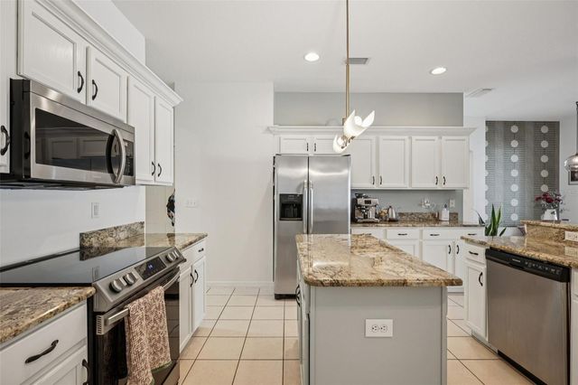 2108 FAWN MEADOW DRIVE, Valrico, FL 33594