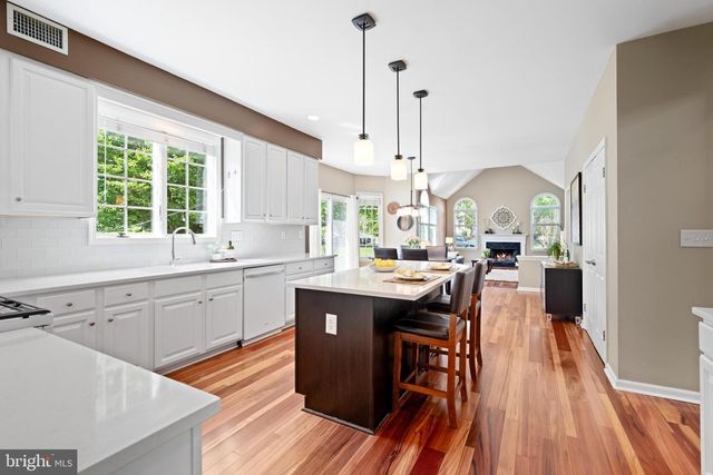 4 HASTINGS RD, Belle Mead, NJ 08502