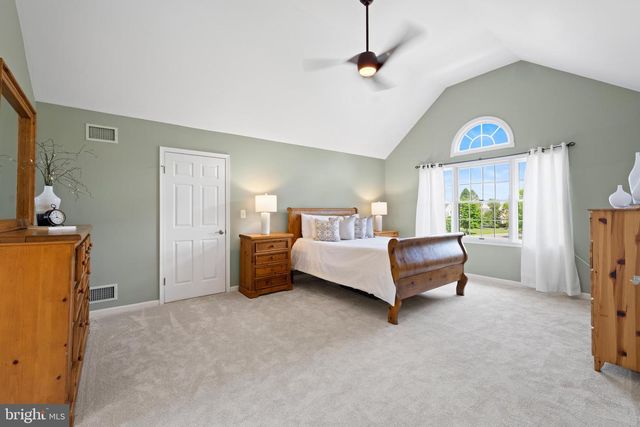 4 HASTINGS RD, Belle Mead, NJ 08502