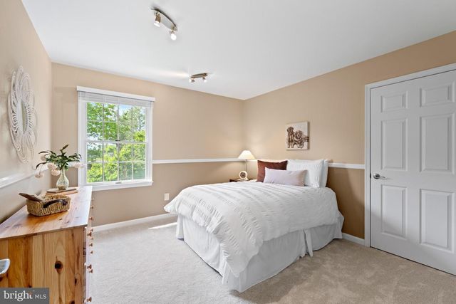 4 HASTINGS RD, Belle Mead, NJ 08502