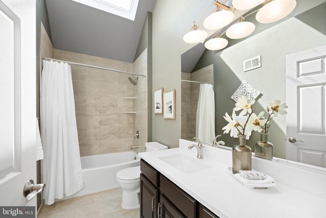 4 HASTINGS RD, Belle Mead, NJ 08502
