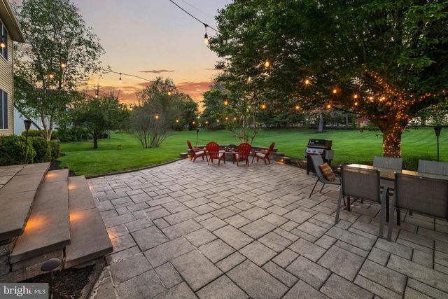 4 HASTINGS RD, Belle Mead, NJ 08502