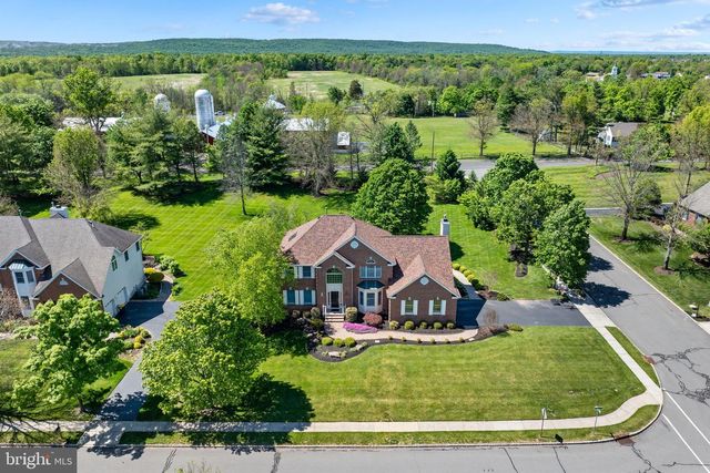 4 HASTINGS RD, Belle Mead, NJ 08502