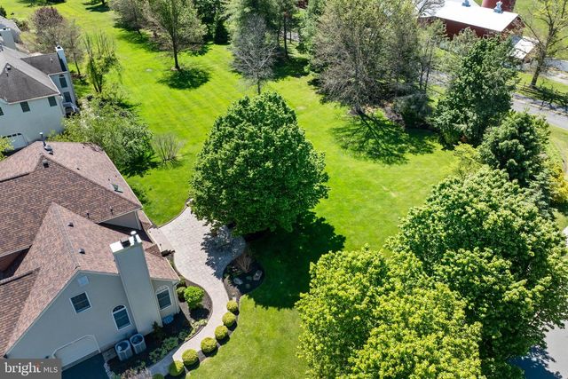 4 HASTINGS RD, Belle Mead, NJ 08502