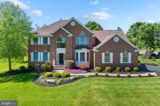 4 HASTINGS RD, Belle Mead, NJ 08502